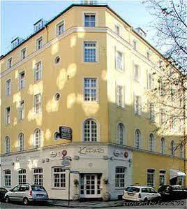 Carlton 3* München